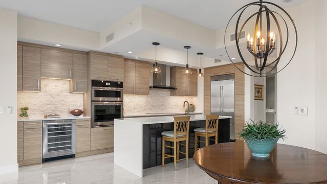 1 Water Club Way 402, North Palm Beach, FL 33408