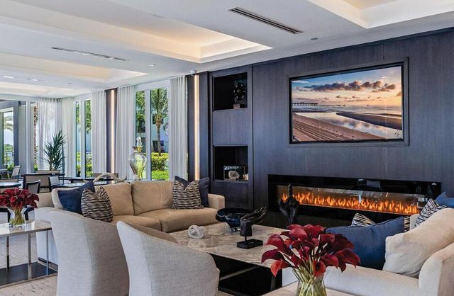 1 Water Club Way 402, North Palm Beach, FL 33408