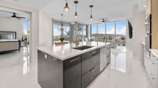 1 Water Club Way 402, North Palm Beach, FL 33408