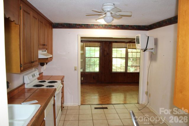30 Oak Lane, Columbus, NC 28722