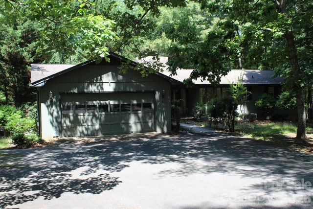 30 Oak Lane, Columbus, NC 28722