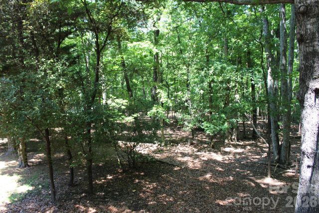 30 Oak Lane, Columbus, NC 28722