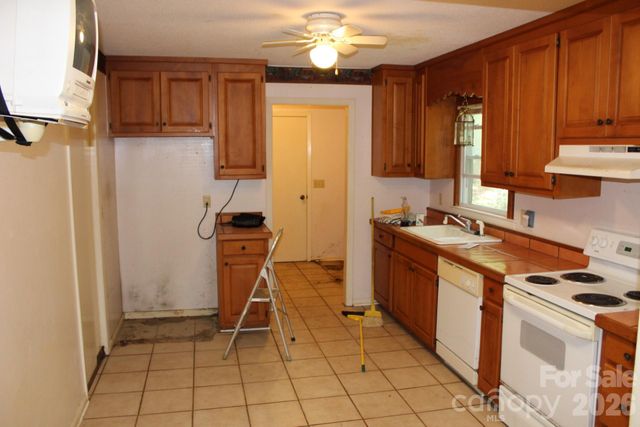 30 Oak Lane, Columbus, NC 28722