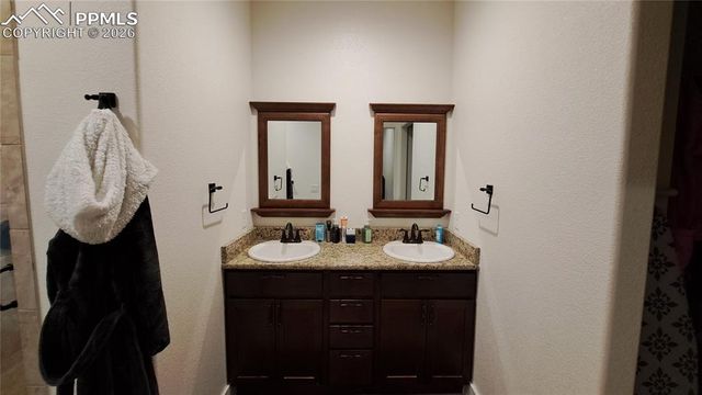 1194 E Gunpowder Lane, Pueblo, CO 81007