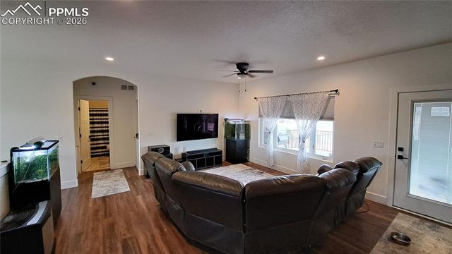 1194 E Gunpowder Lane, Pueblo, CO 81007