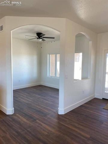 1194 E Gunpowder Lane, Pueblo, CO 81007