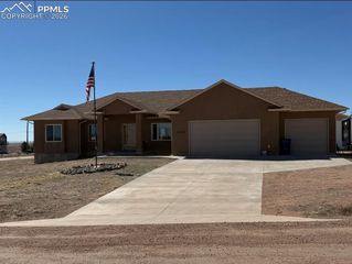 1194 E Gunpowder Lane, Pueblo, CO 81007