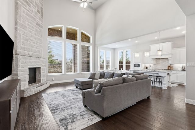 10813 Sycamore Falls Drive, Flower Mound, TX 76226