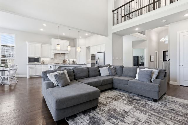 10813 Sycamore Falls Drive, Flower Mound, TX 76226