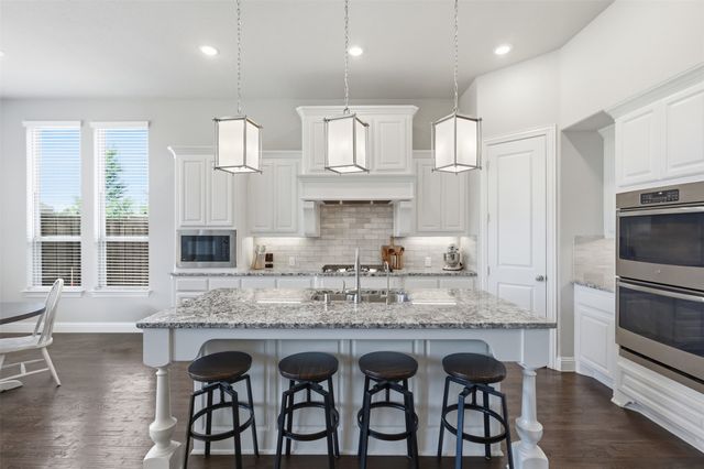 10813 Sycamore Falls Drive, Flower Mound, TX 76226