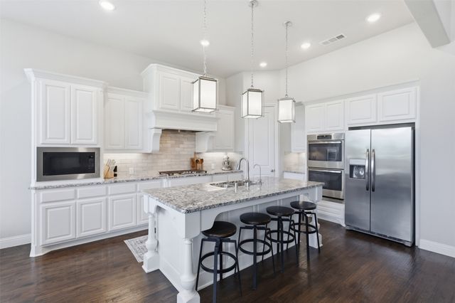 10813 Sycamore Falls Drive, Flower Mound, TX 76226