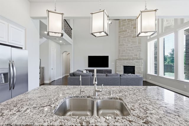 10813 Sycamore Falls Drive, Flower Mound, TX 76226