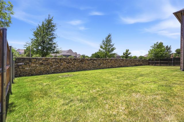 10813 Sycamore Falls Drive, Flower Mound, TX 76226