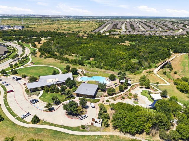 10813 Sycamore Falls Drive, Flower Mound, TX 76226