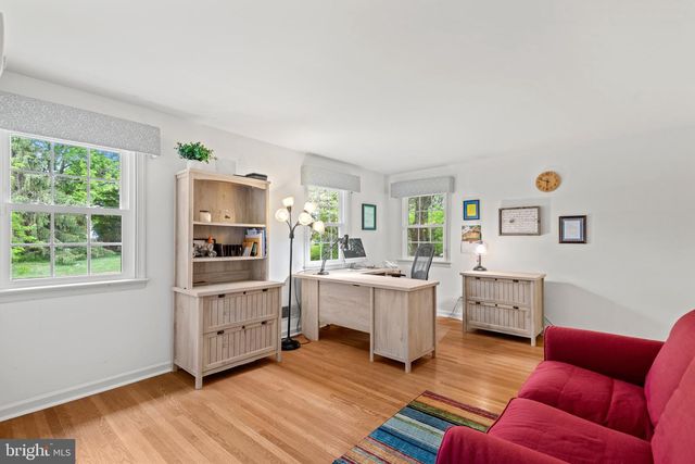 2063 FOX CREEK RD, Berwyn, PA 19312
