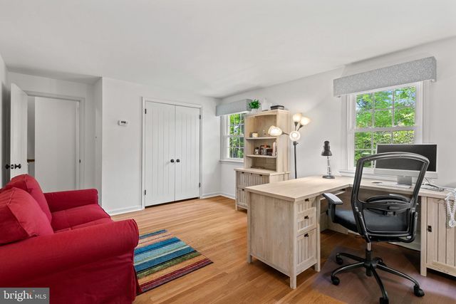 2063 FOX CREEK RD, Berwyn, PA 19312