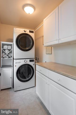 2063 FOX CREEK RD, Berwyn, PA 19312