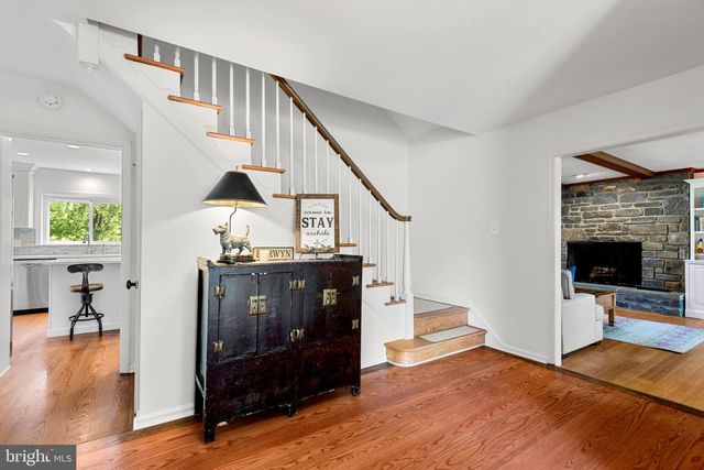 2063 FOX CREEK RD, Berwyn, PA 19312