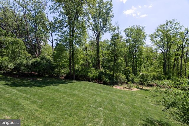 2063 FOX CREEK RD, Berwyn, PA 19312