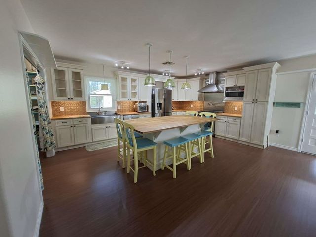 14025 Oak Lake Village Drive, Needville, TX 77461