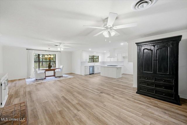 14 Sylwood Place, Jackson, MS 39209