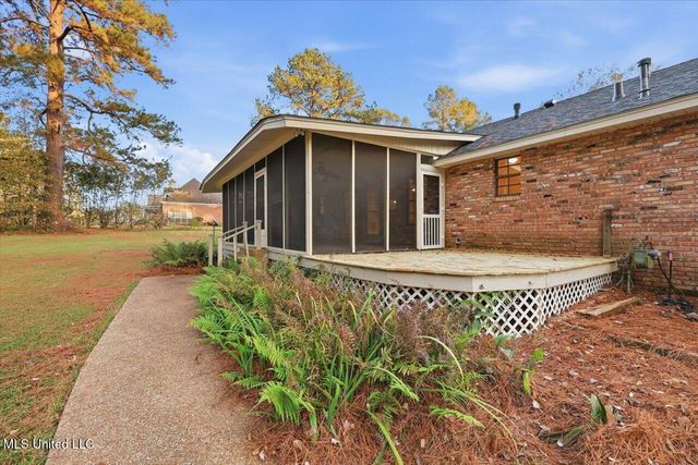 14 Sylwood Place, Jackson, MS 39209