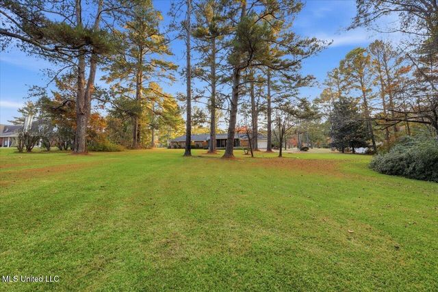 14 Sylwood Place, Jackson, MS 39209