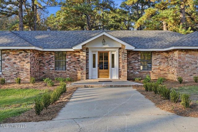 14 Sylwood Place, Jackson, MS 39209