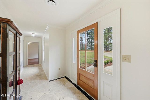 14 Sylwood Place, Jackson, MS 39209