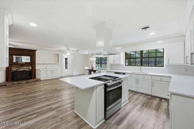 14 Sylwood Place, Jackson, MS 39209