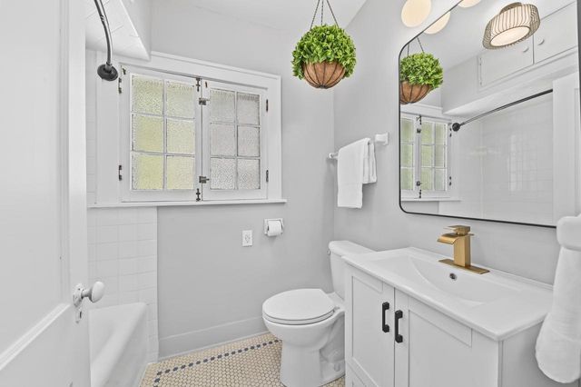 6816 Cedar STREET, Wauwatosa, WI 53213