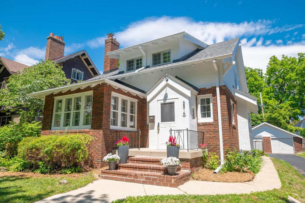 6816 Cedar STREET, Wauwatosa, WI 53213