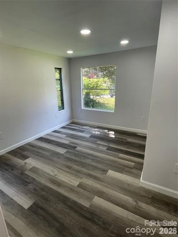 21 E Zeb Vance Street, Marion, NC 28655