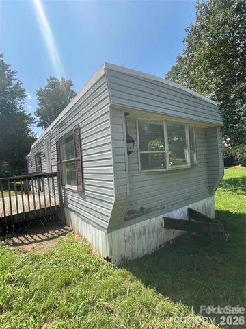 21 E Zeb Vance Street, Marion, NC 28655