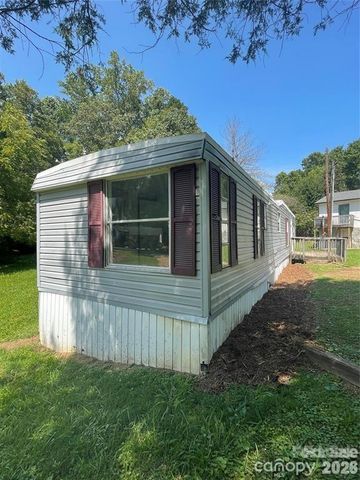 21 E Zeb Vance Street, Marion, NC 28655