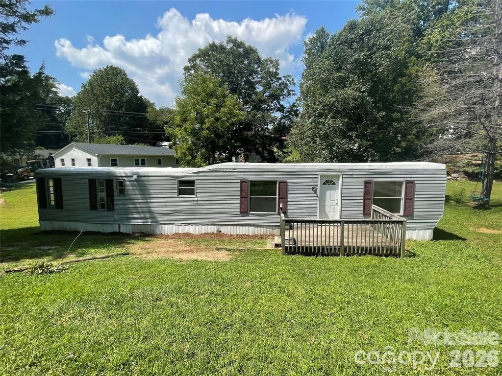 21 E Zeb Vance Street, Marion, NC 28655