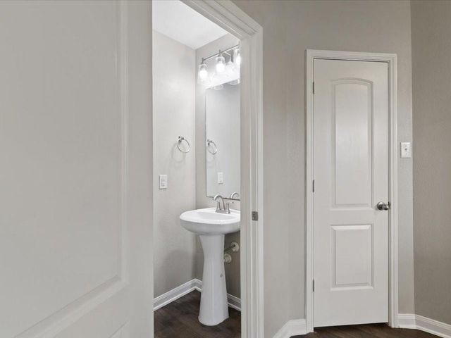 2054 Sweet Melon Drive, Houston, TX 77090
