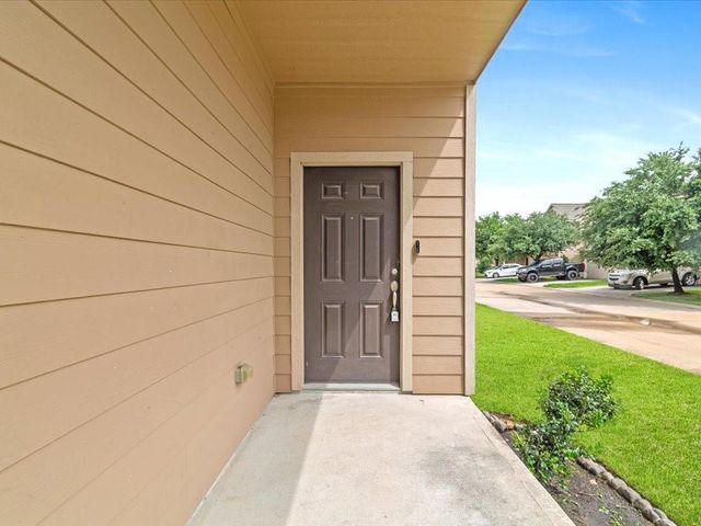 2054 Sweet Melon Drive, Houston, TX 77090