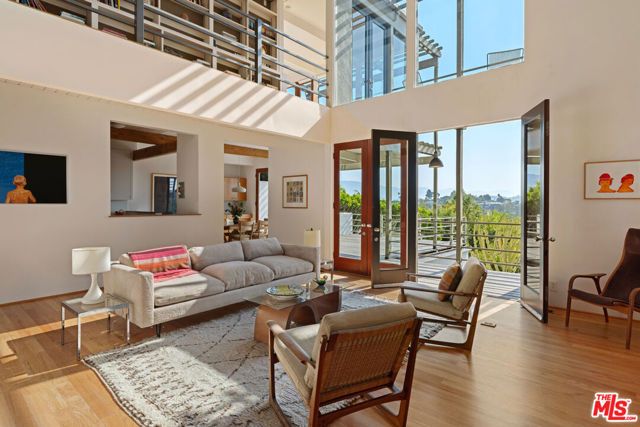 2276 Moreno Drive, Los Angeles, CA 90039