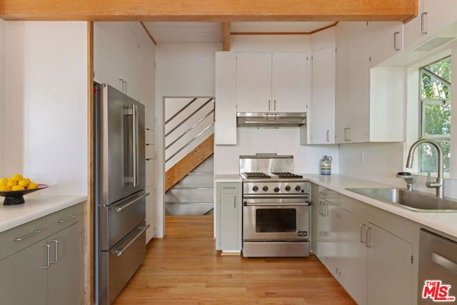 2276 Moreno Drive, Los Angeles, CA 90039