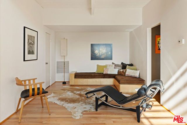 2276 Moreno Drive, Los Angeles, CA 90039