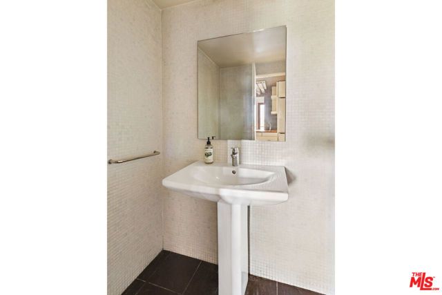 2276 Moreno Drive, Los Angeles, CA 90039