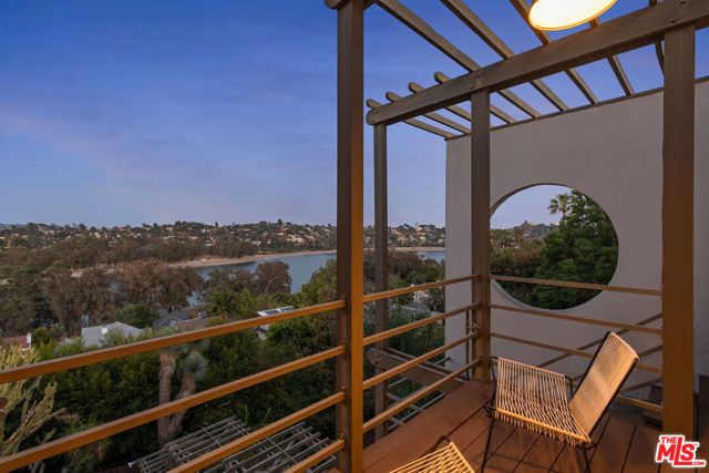 2276 Moreno Drive, Los Angeles, CA 90039