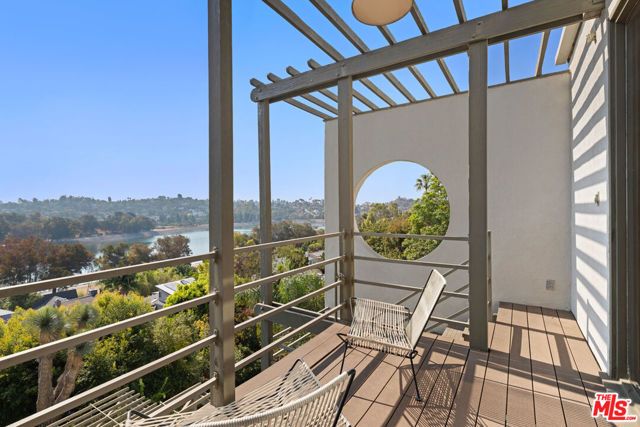 2276 Moreno Drive, Los Angeles, CA 90039