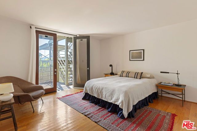 2276 Moreno Drive, Los Angeles, CA 90039