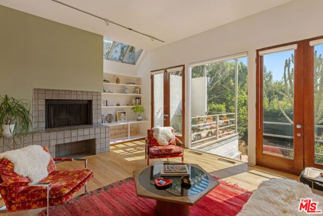 2276 Moreno Drive, Los Angeles, CA 90039