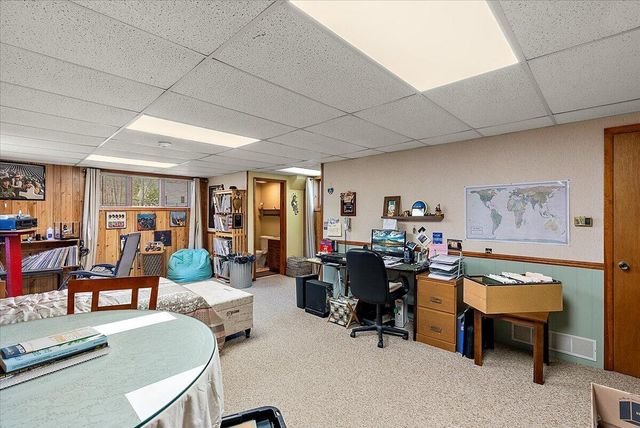 950 W Giles Road, Muskegon, MI 49445