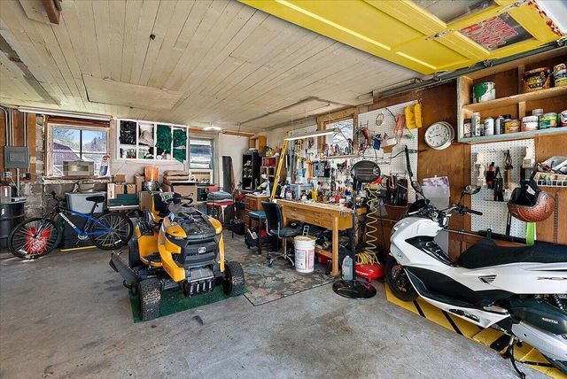 950 W Giles Road, Muskegon, MI 49445