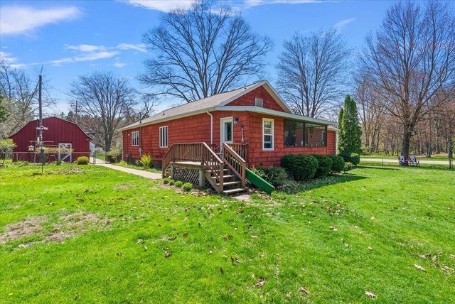 950 W Giles Road, Muskegon, MI 49445