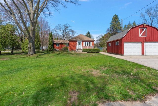 950 W Giles Road, Muskegon, MI 49445